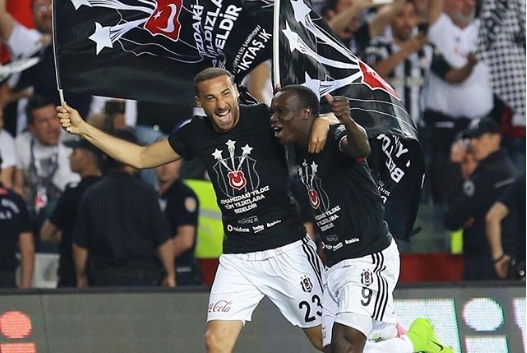 Cenk Tosun'dan Aboubakar paylaşımı: "Hayırlı olsun"