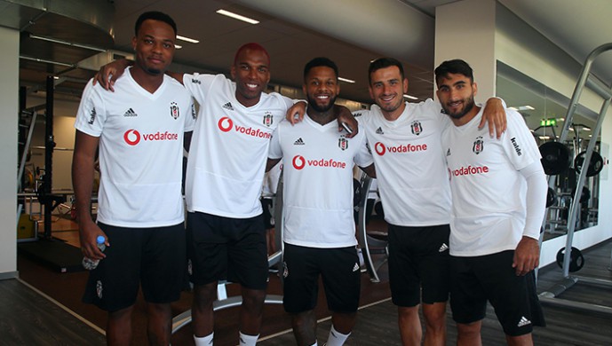 Beşiktaş, salonda çalıştı