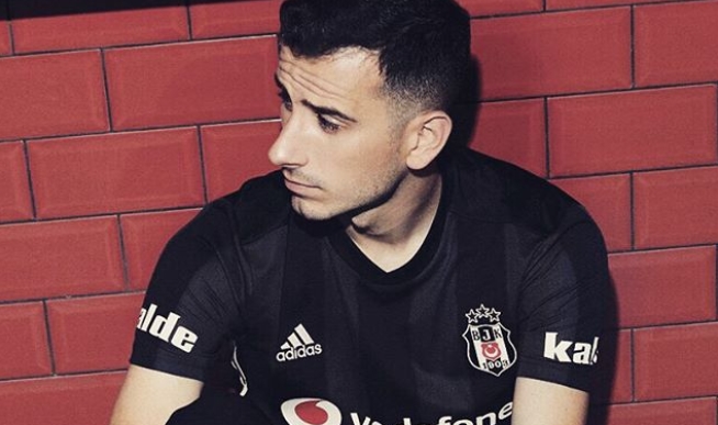 Oğuzhan Özyakup: "Yeni sezon, yeni forma, aynı hedef, her zaman Beşiktaşk!"
