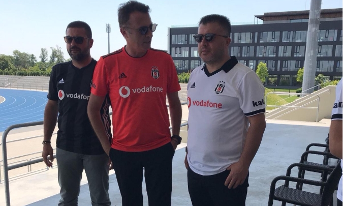Siyah-Beyaz-Kırmızı