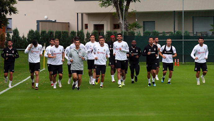 Beşiktaş kampına sürpriz ziyaret