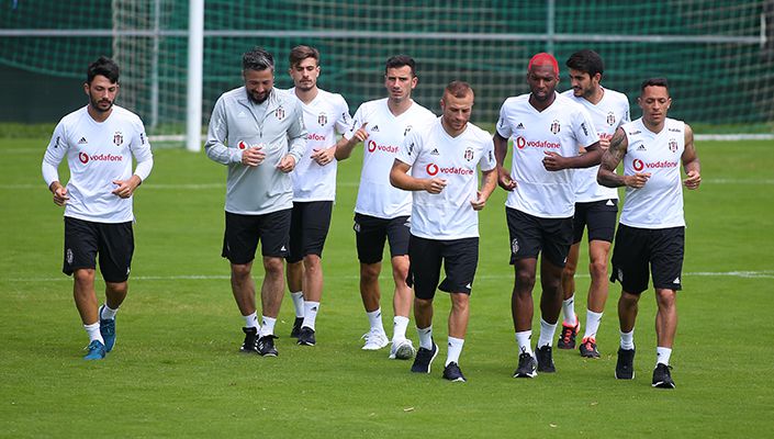 Beşiktaş, çalışmalarını sürdürüyor