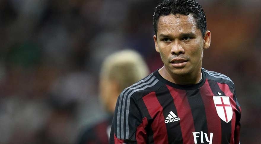 “Beşiktaş, Bacca ve Kalinic ile ilgileniyor.”