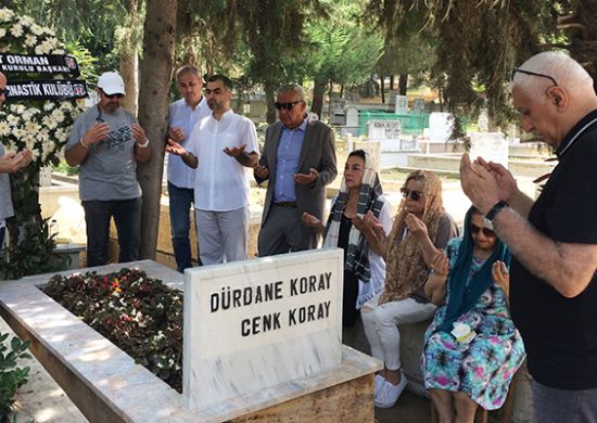 Cenk Koray kabri başında anıldı