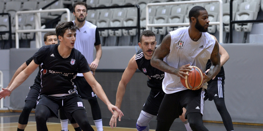 Beşiktaş bir eksikle çalıştı