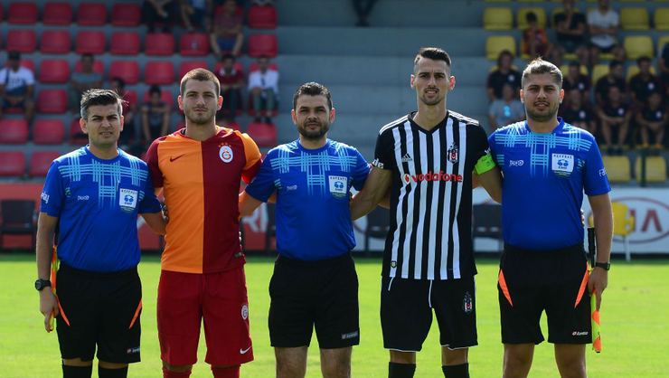 Üç büyüklerin turnuvasında 'dostluk' kazandı
