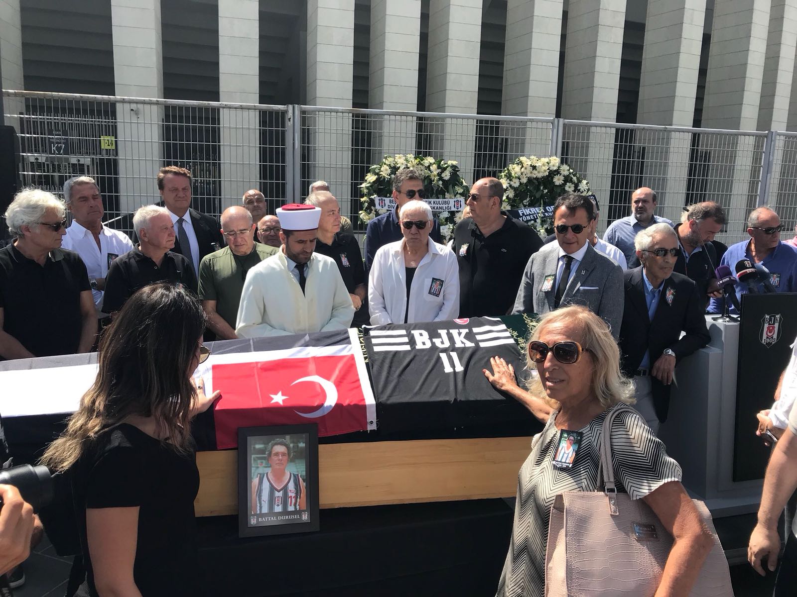 Battal Durusel son yolculuğuna uğurlanıyor