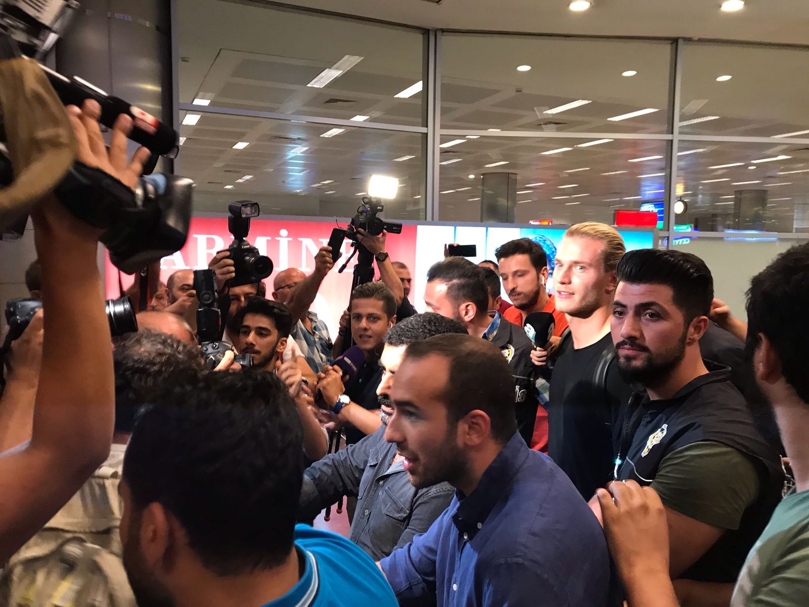 Loris Karius yarın sağlık kontrolünden geçecek!