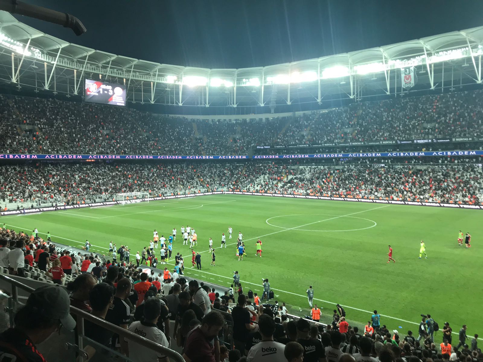 Beşiktaş taraftarından takıma destek!