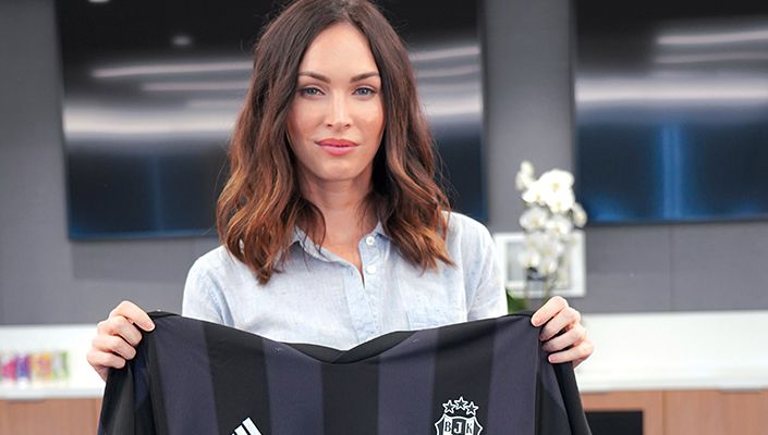 Ünlü oyuncu Megan Fox, Beşiktaş Dergisi'ne konuştu! "Beşiktaş maçı izlemek istiyorum..."
