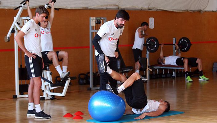 Beşiktaş salonda çalıştı