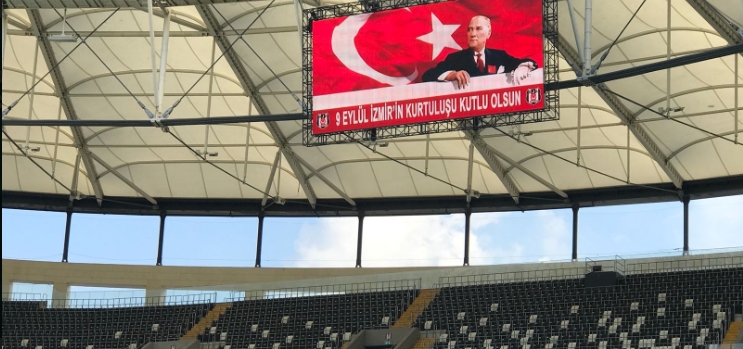 Vodafone Park'ta İzmir'in Kurtuluşu unutulmadı