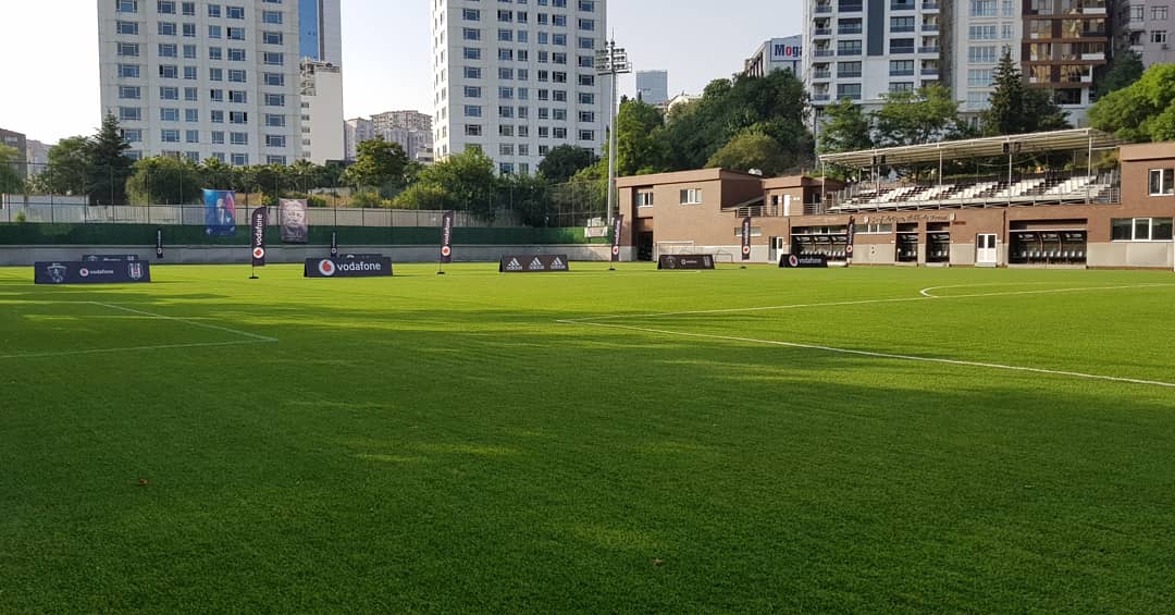 Beşiktaşlı sporcular göz taramasından geçti