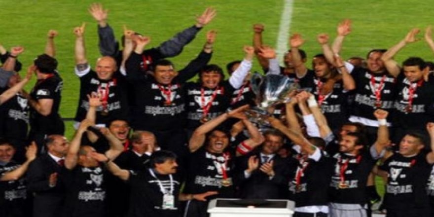 DERBİYE DOĞRU | İşte fotoğraflarıyla unutulmaz Beşiktaş Fenerbahçe derbileri