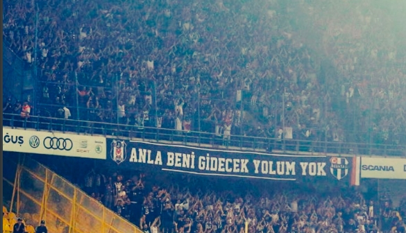 Beşiktaşlı taraftarlar takımı tribüne çağırdı