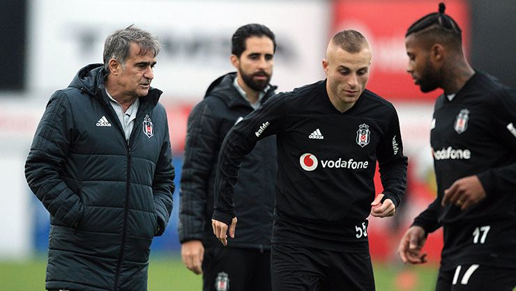 Şenol Güneş 11'ini arıyor!