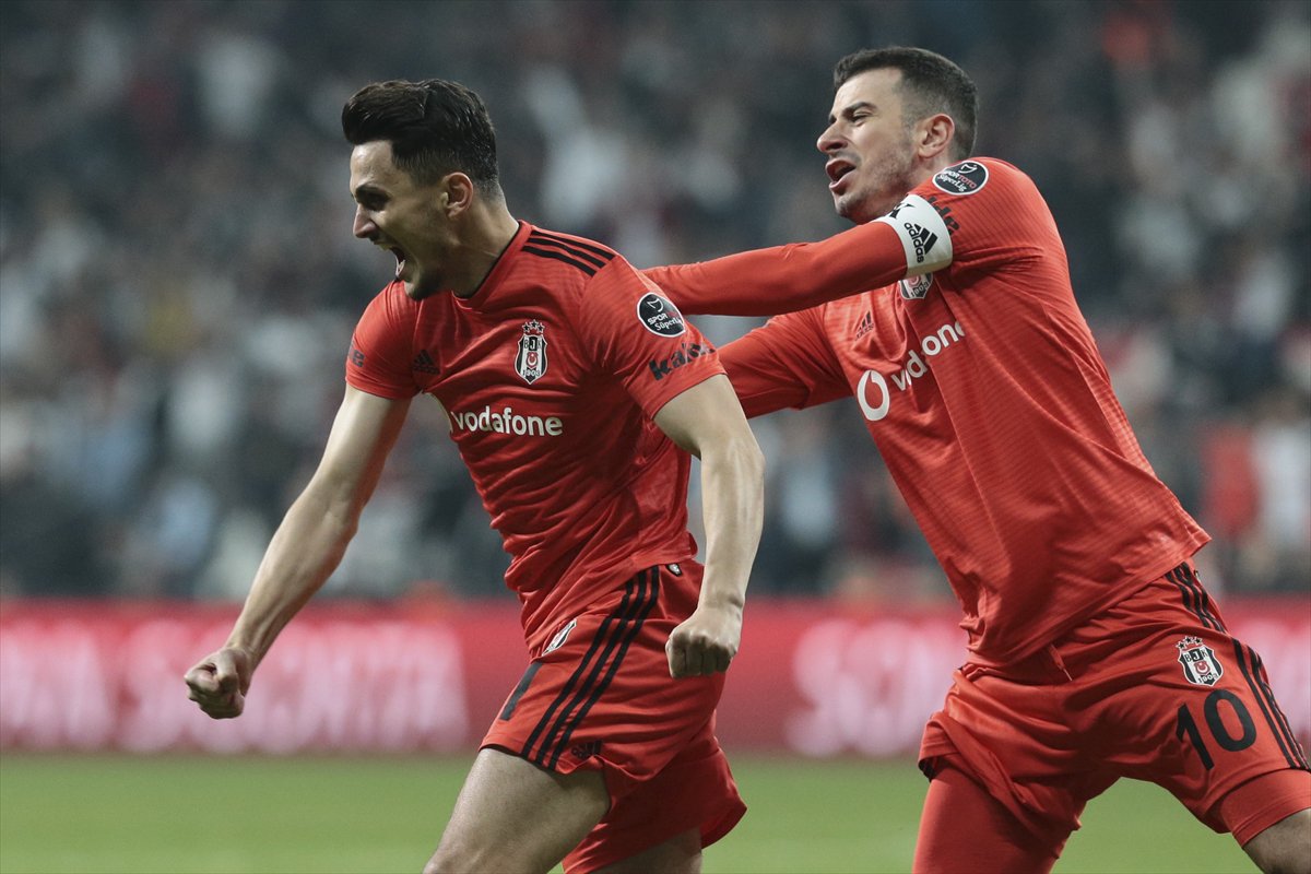 Beşiktaş, Rizespor'u rahat geçti!