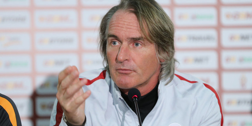 Riekerink'ten derbi yorumu: ''Elimde olsa...''