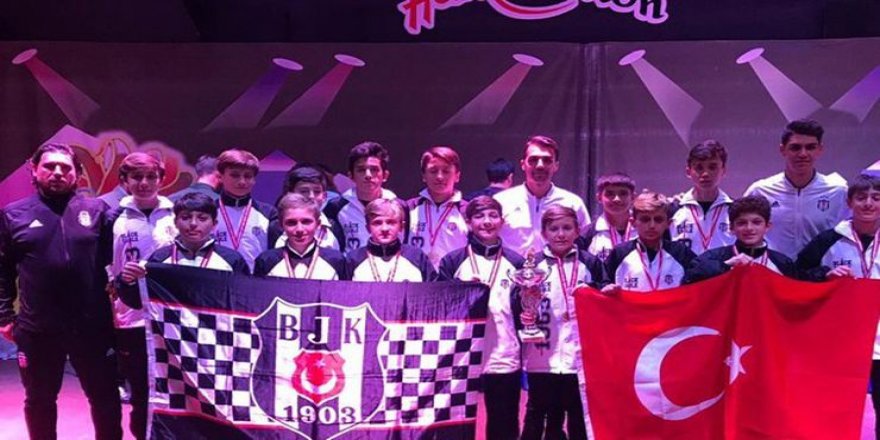 Beşiktaş U-13 Takımı, namağlup şampiyon oldu!
