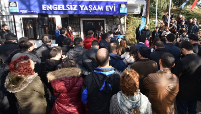 Beşiktaş engellilerin yanında