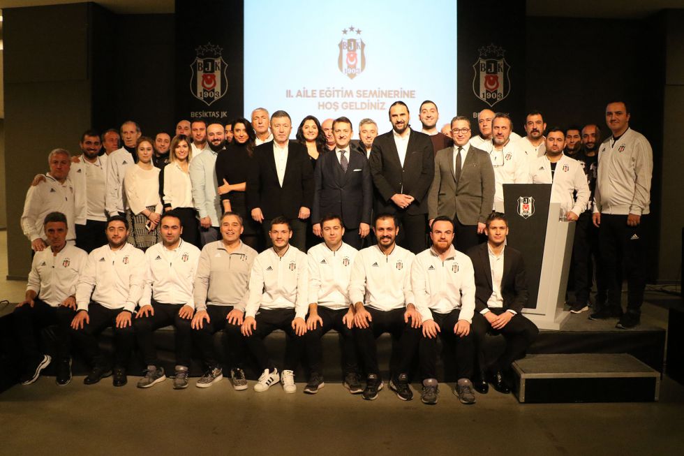 Futbol Akademi 2. Aile Eğitim Semineri Vodafone Park'ta yapıldı
