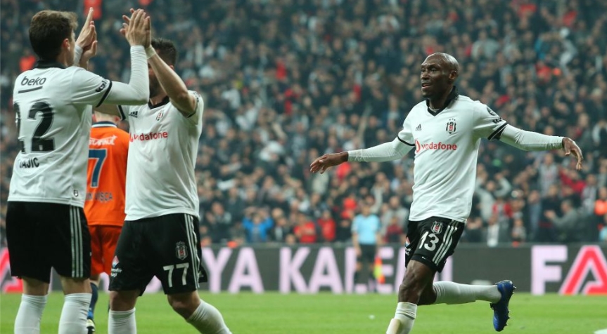 Biyonik adam Atiba Hutchinson!