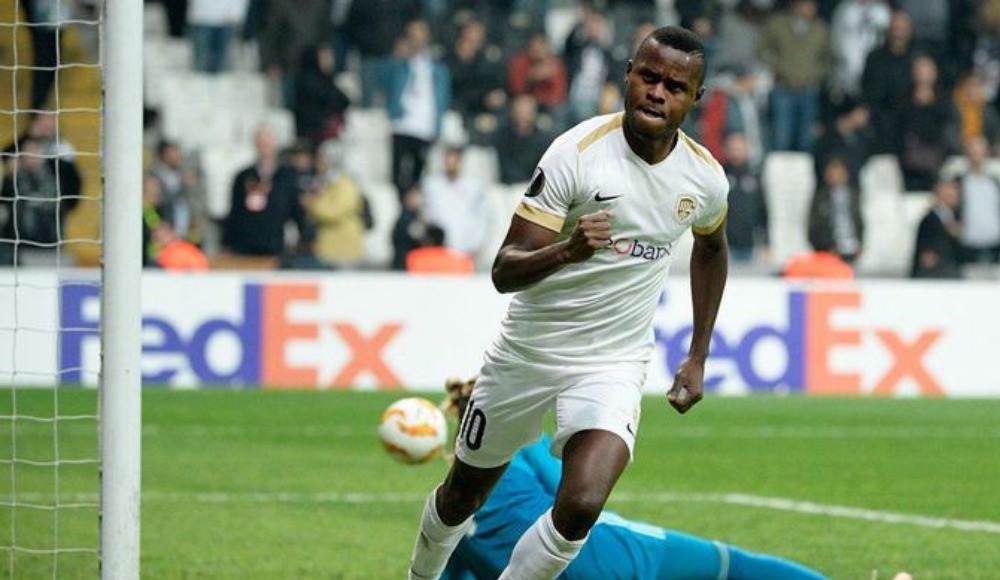 Samatta'dan Beşiktaş açıklaması!