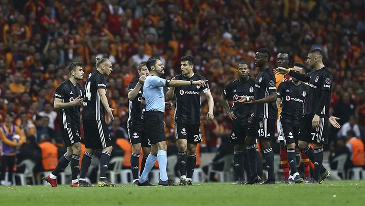 Adriano: "Rakibin taç atışından bulduğu ilk gol sonumuz oldu"