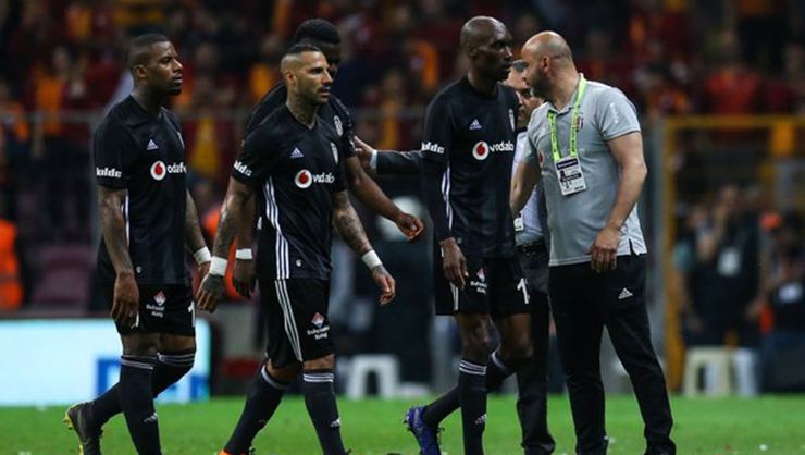 Beşiktaş'ta yaprak dökümü! Yolcu listesi ortaya çıktı