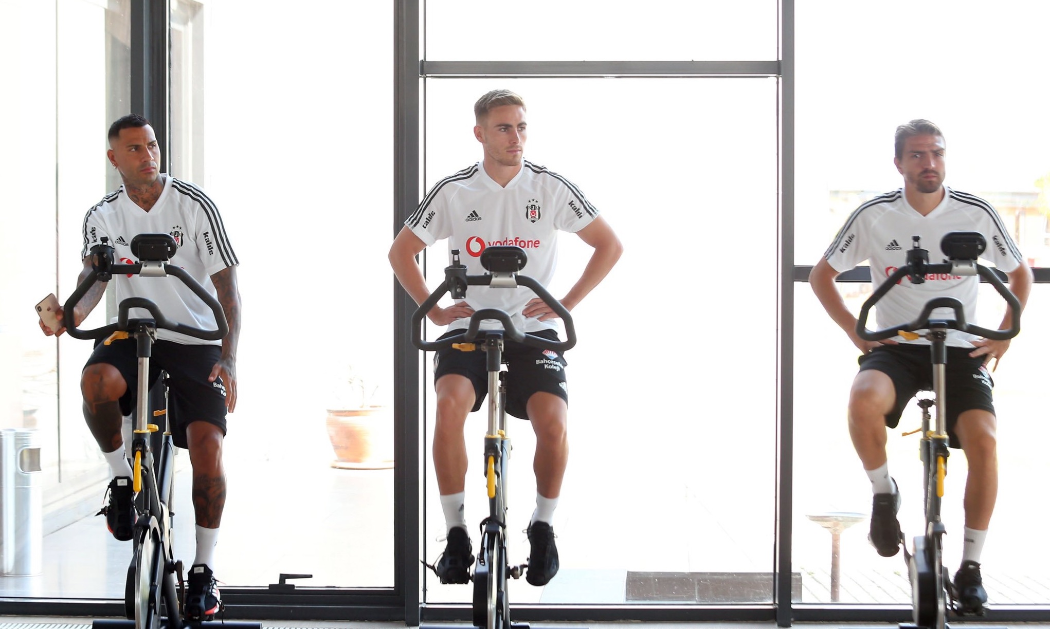 Beşiktaş salonda çalıştı