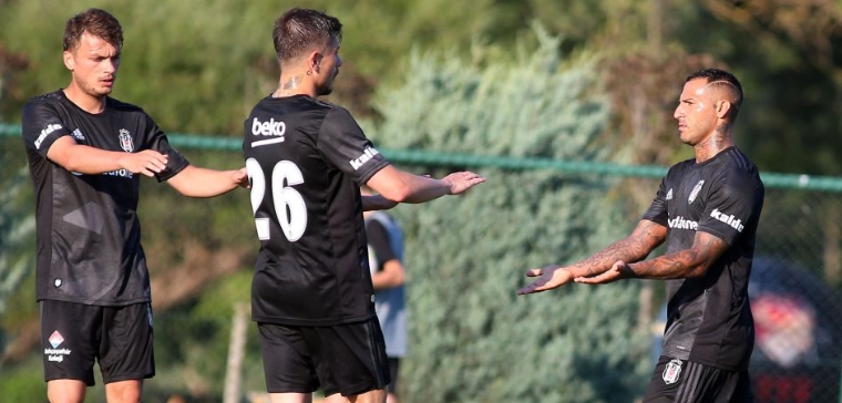 Quaresma gençlere taş çıkartıyor