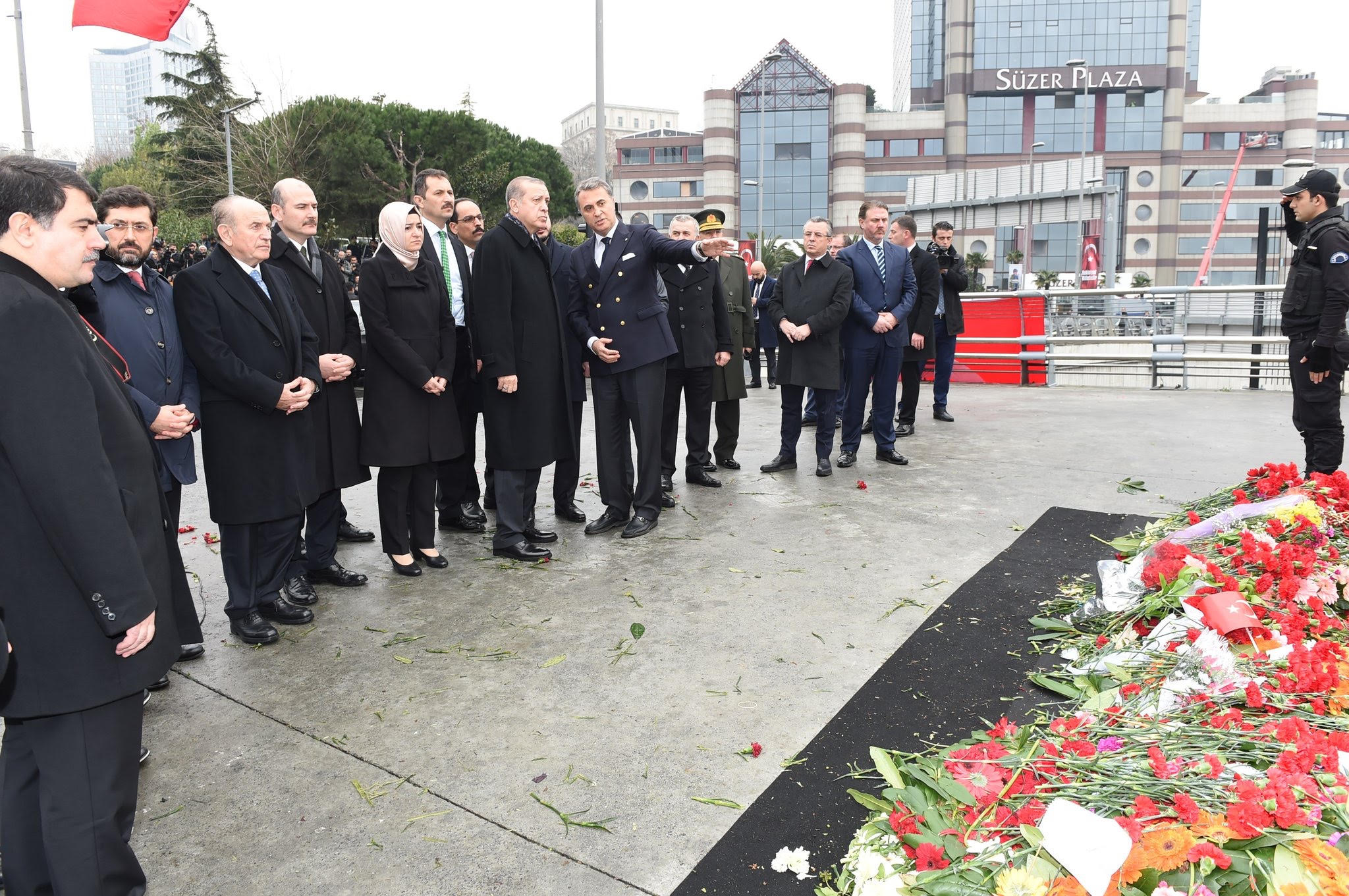 Cumhurbaşkanı Erdoğan Şehitler Tepesi'nde