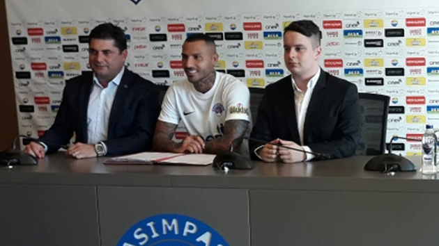Quaresma sözleşmeyi imzaladı