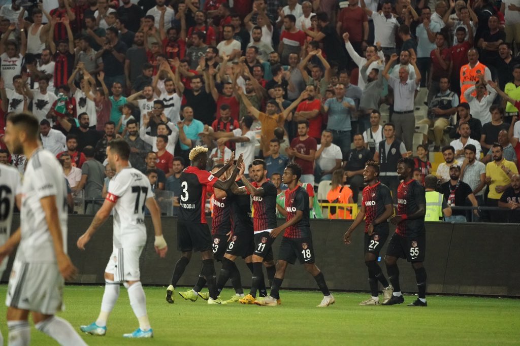 "Beşiktaş için hedef şampiyonluk olamaz"