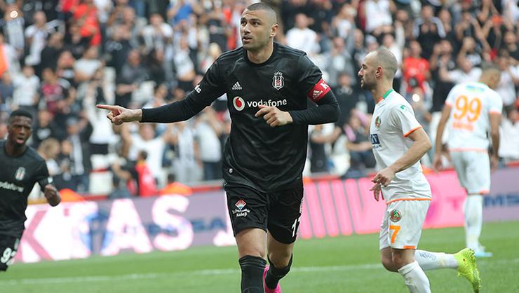 Burak Yılmaz, indirim konusuna açıklık getirdi!