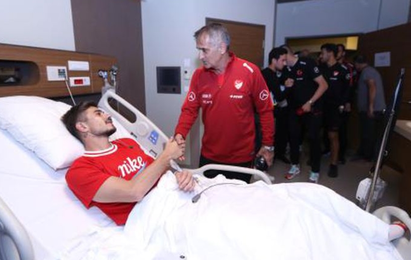 A Milli Takım'dan Dorukhan Toköz'e 'geçmiş olsun' ziyareti