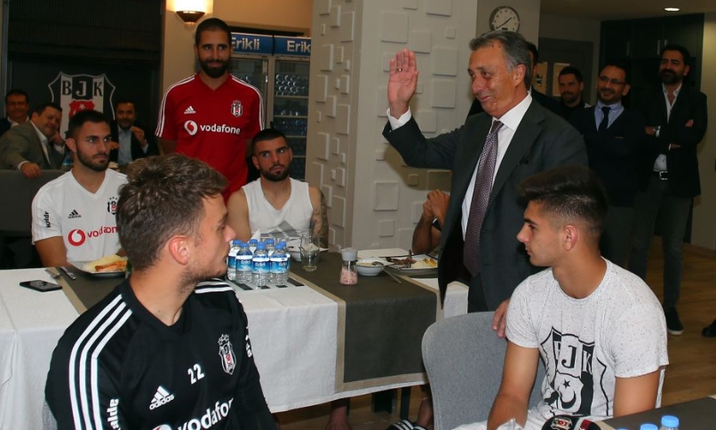 Ahmet Nur Çebi'den 14 günde 5 büyük icraat!