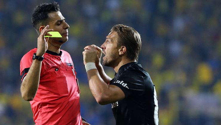 Beşiktaş'ta 7 oyuncu ceza sınırında!