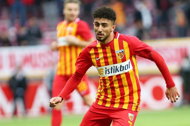 Beşiktaş'ın listesinde olduğu iddia edilen Bilal, Ada yolcusu
