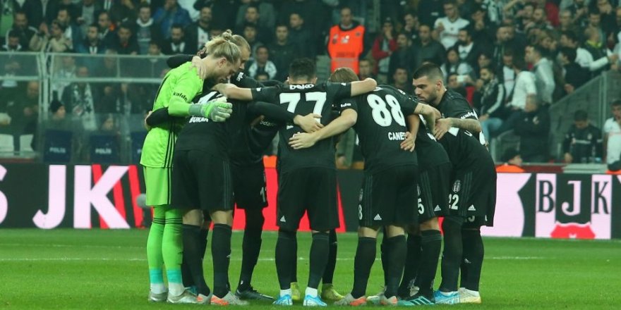 Beşiktaş karavana attı! İki oyuncu rakip savunmasında kayboldu