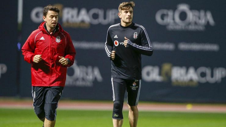 Dorukhan'dan Emre Belözoğlu'na transfer cevabı!