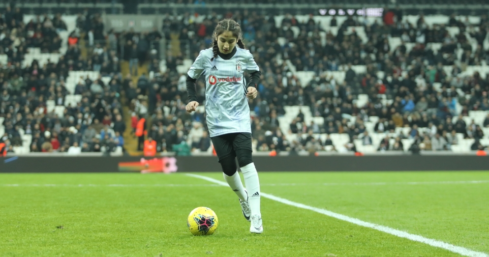 Geleceğin Karakartalı, Vodafone Park'ta
