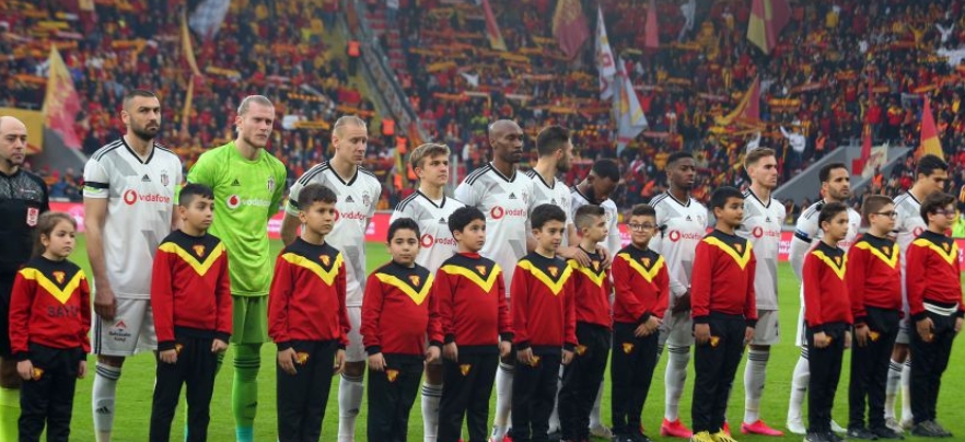 Beşiktaş’ta yıldız futbolcu maaş indirimi kabul etti!