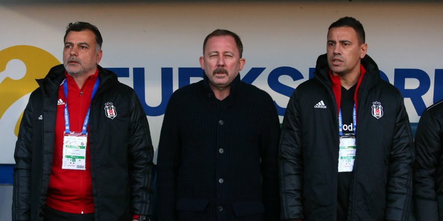Bilal Meşe: "Camiaya gelecek adına umut aşıladı"