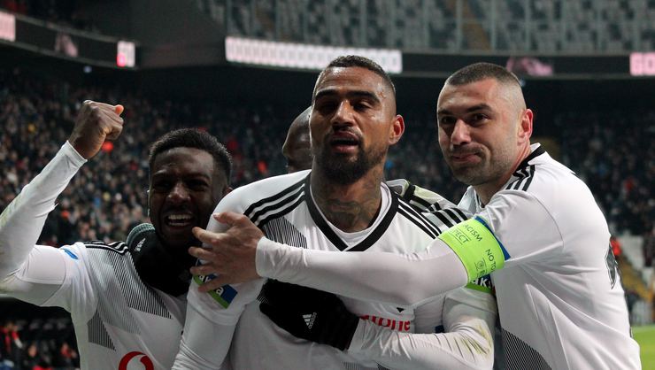 Boateng ve Burak Yılmaz’a şut emri!