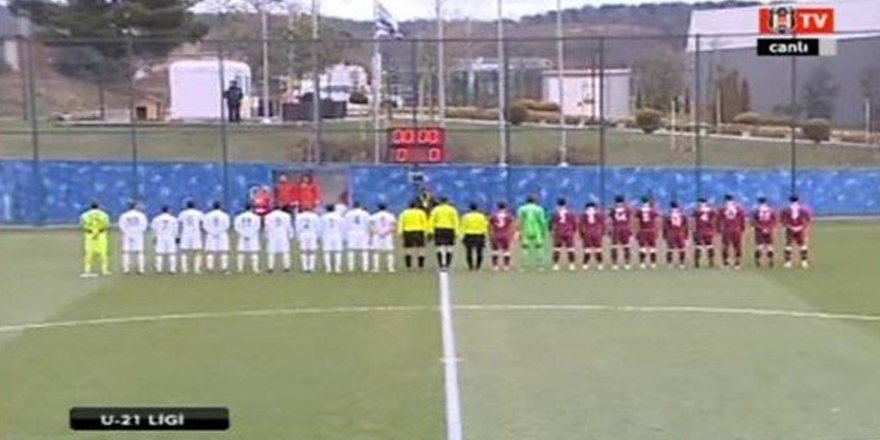 Beşiktaşlı futbolculardan saygı duruşu