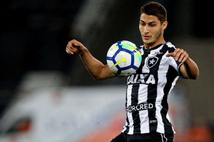Beşiktaş'a sambacı sağ bek!