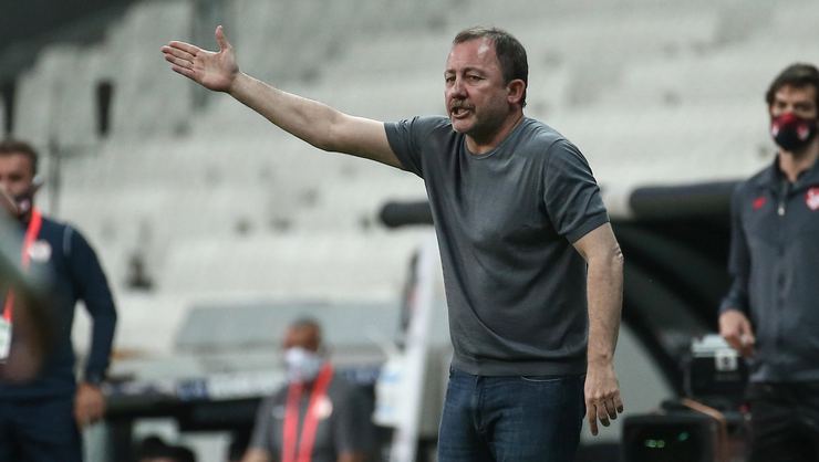 Beşiktaş'ın transfer listesi ortaya çıktı! 4 flaş isim