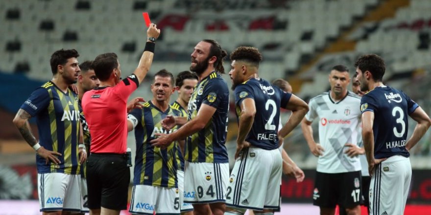 Derbide 12 Türk oyuncu 11'de başladı