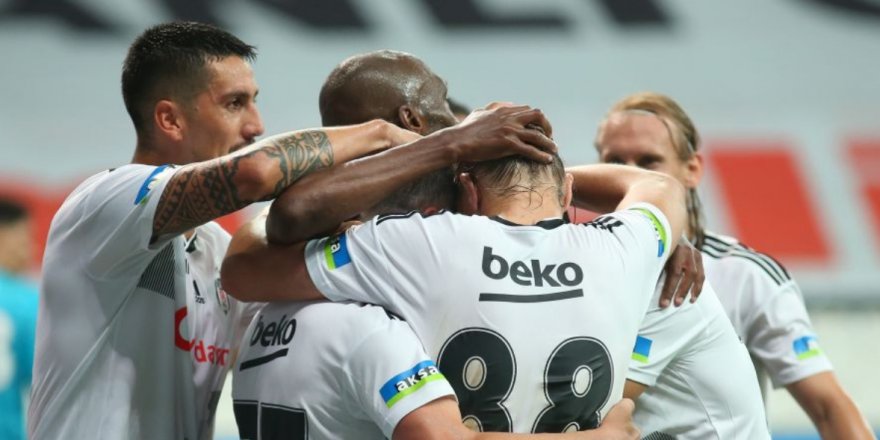Derbi galibiyeti sonrası Kartal'a izin